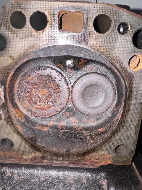 Valves are not supposed to have rust on them... it became evident after further teardown that this engine sat for some time at the bottom of the lake, or partially sunk. 