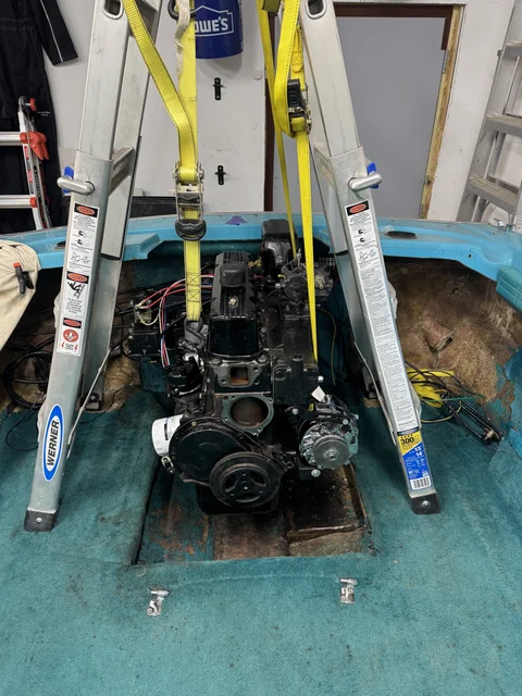 Slight lift to remove rotten engine stringer. It’s currently sitting on pieces of 2x4 from the loft that I tore out. lol