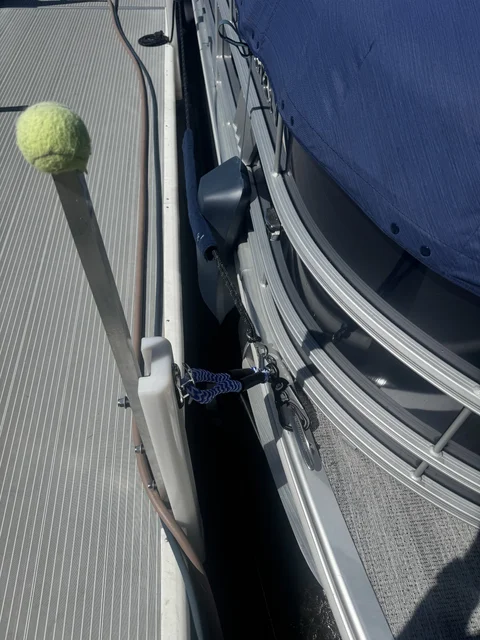 Bow setup. Once the spring lines loosen, the tension is removed, and the Bow and Spring lines free up enough to unhook the big hooks. 